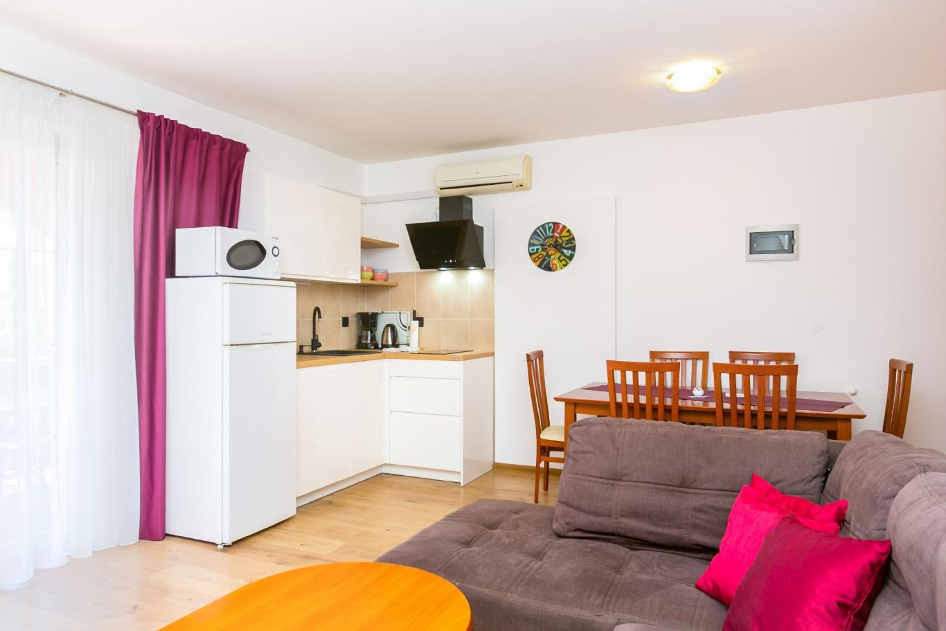 Marco Polo Apartment *
